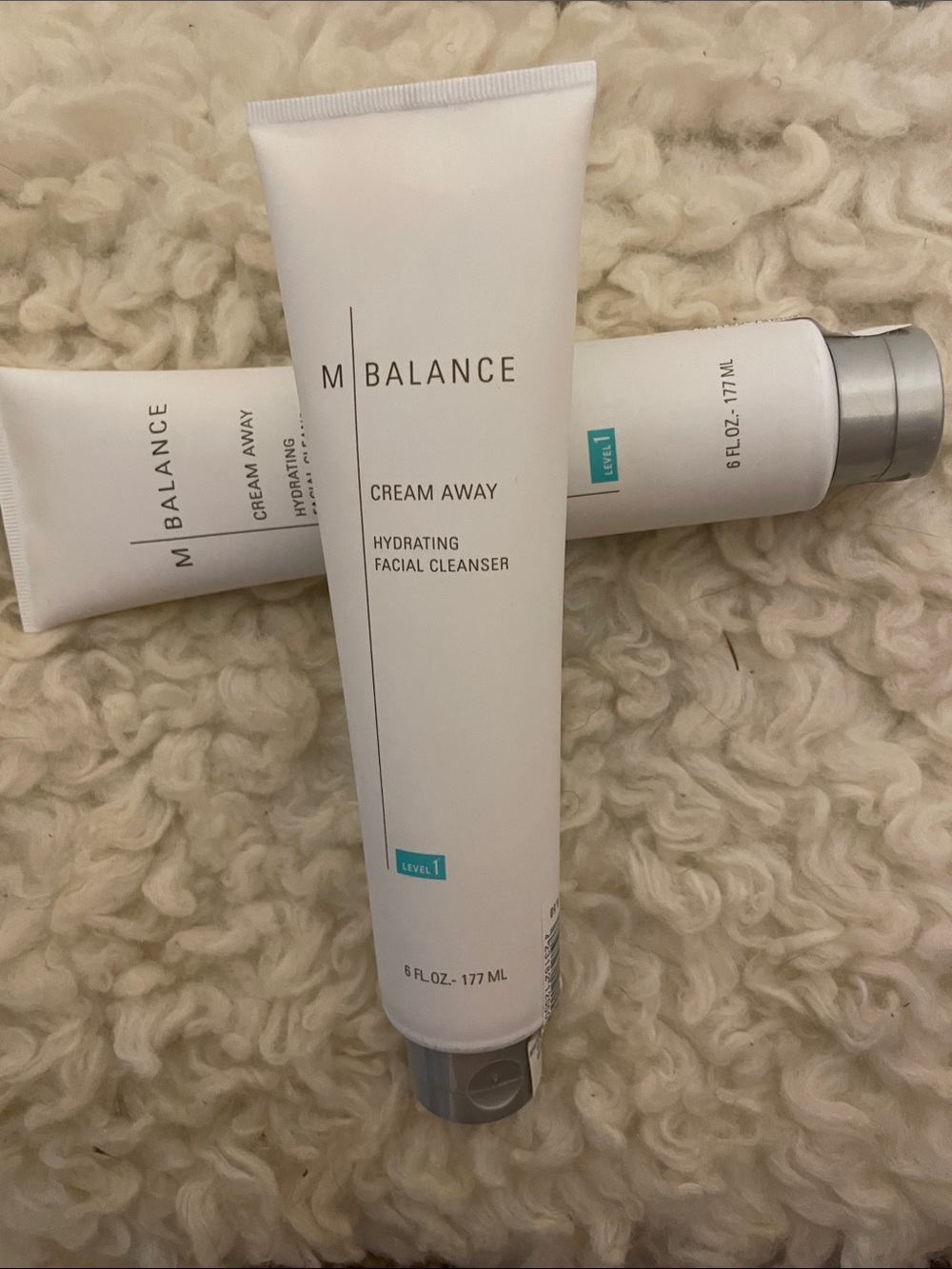 Cream Away Hydrating Facial Cleanser - White